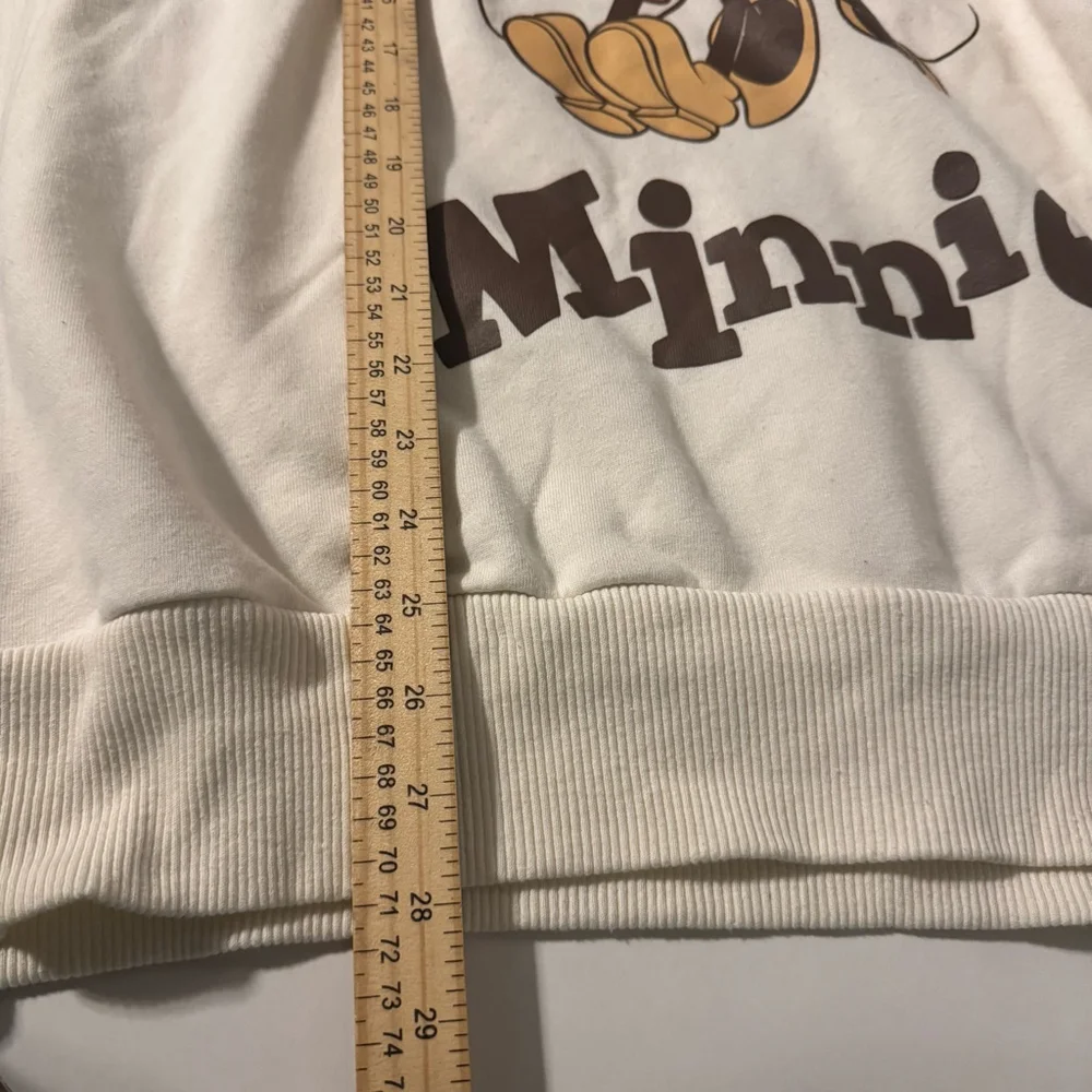 Women's Disney Mickey & Friends Sweatshirt Size M Cream Retro Vintage Look